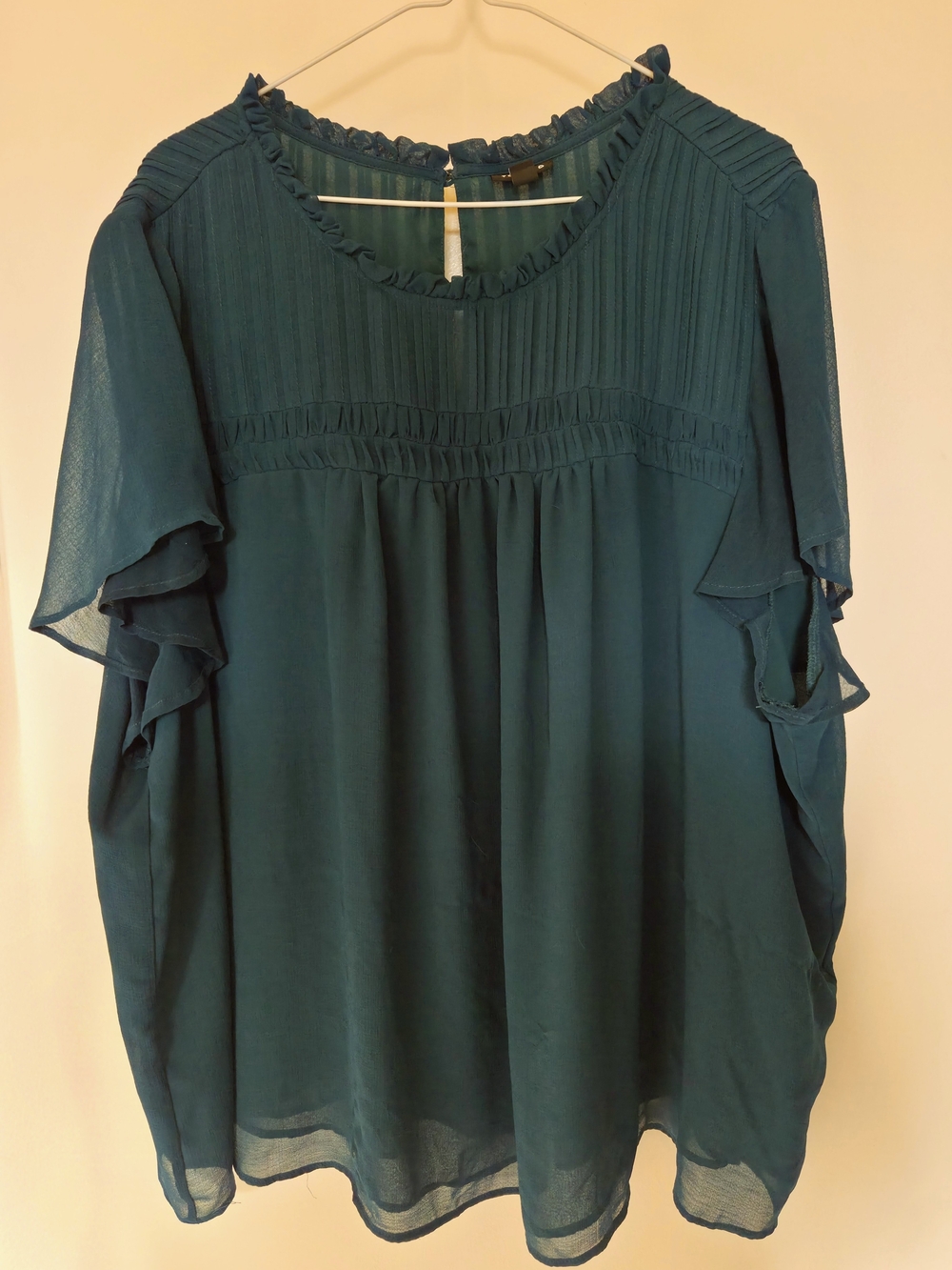 Torrid Size 4 Green Ruffled Women's Plus Size Blouse